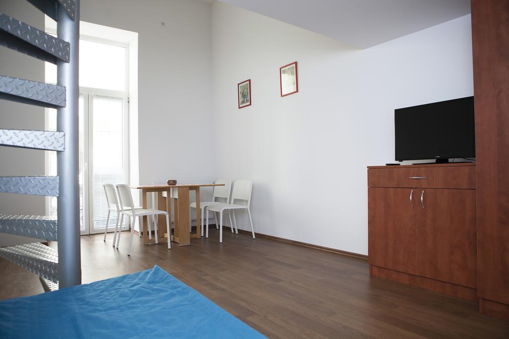 Cute Downtown Studios Budapest Exteriör bild